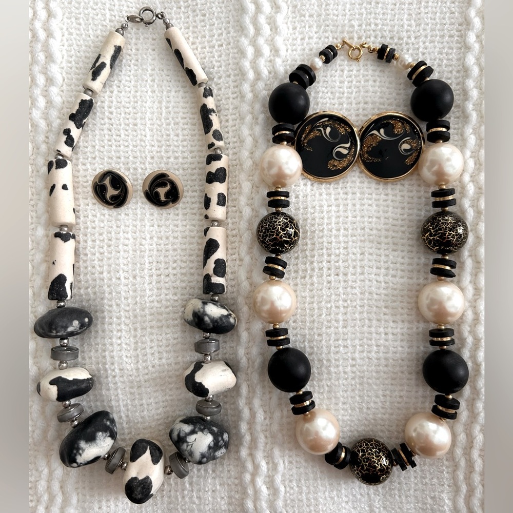 Lot of 2 Vintage Necklaces & 2pairs of Earrings